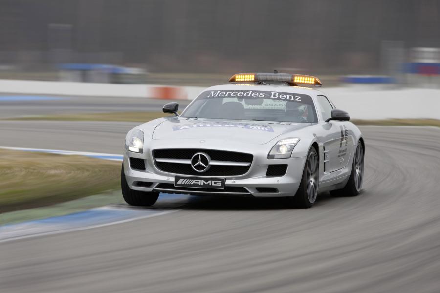  Mercedes-Benz SLS AMG Safety Car 2012 года  (фото 7 из 8)